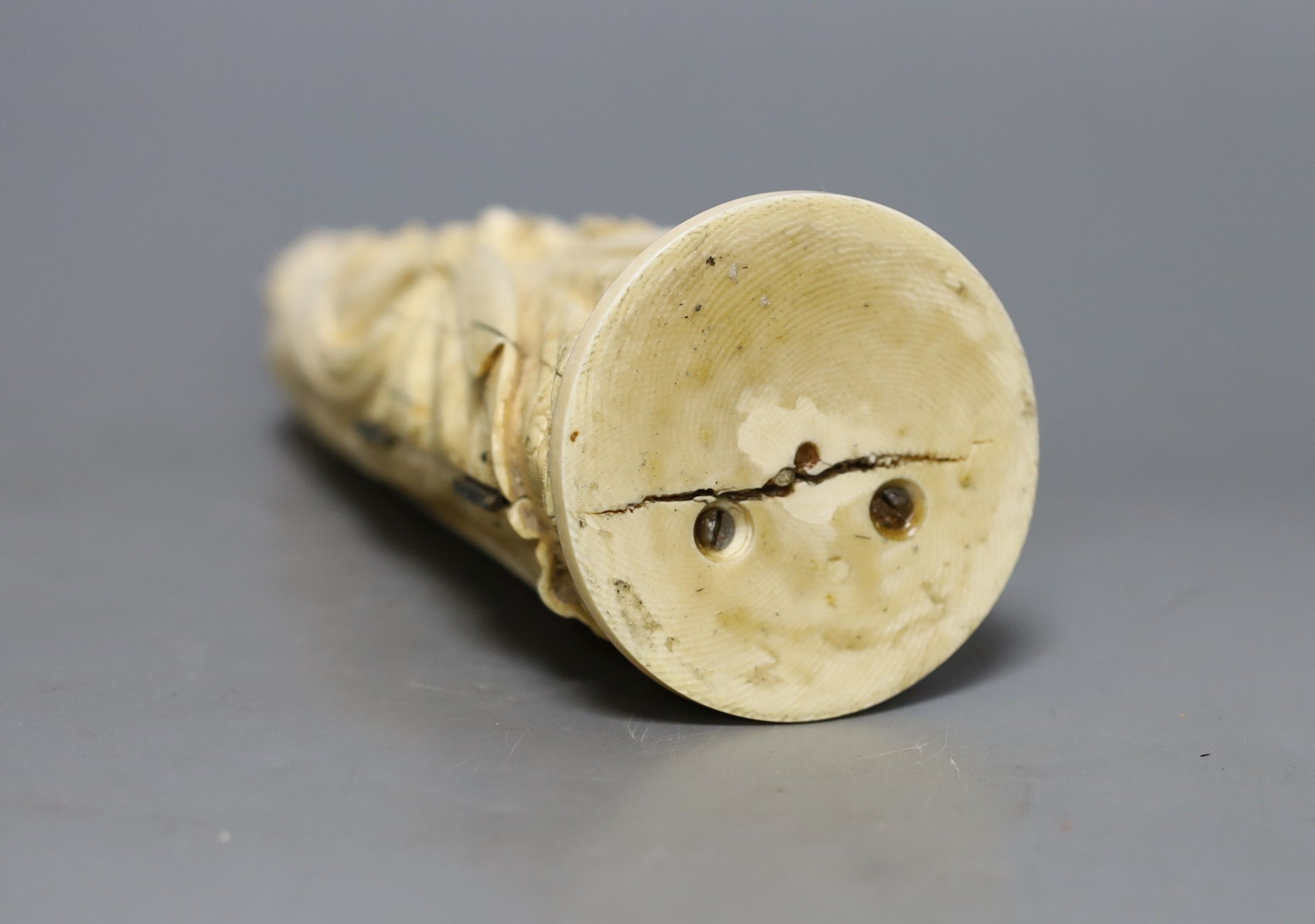 A late 19th century Dieppe ivory triptych figure of Eleanor of Aquitaine, 20cm 21 cm high